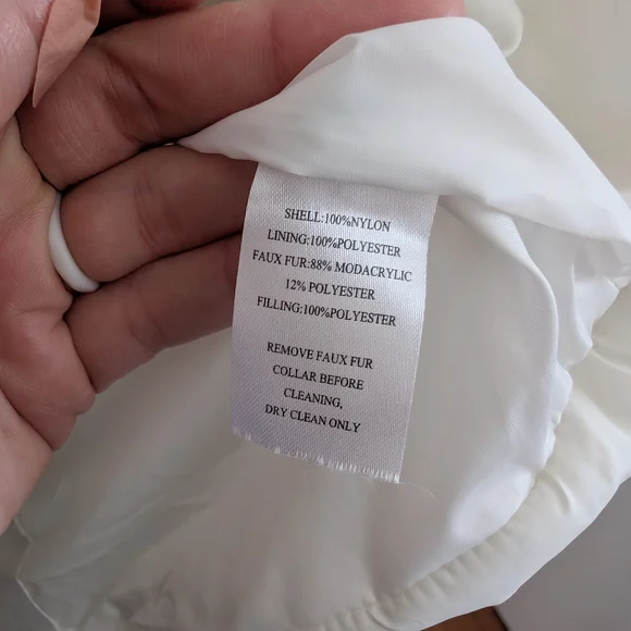 White House Black Market Women's White Faux Fur Vest - Picture 6 of 8